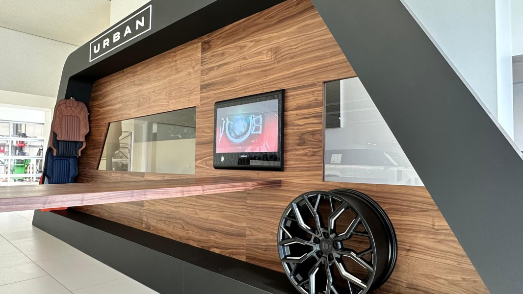 SHOWROOM (2)